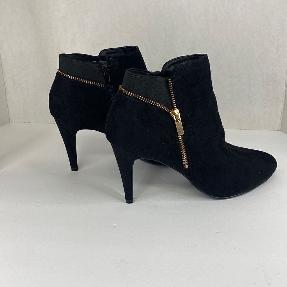 Ellen Tracy Boots Black Faux Suede ET-ERIKA 3.5” Heel NEW Gold Faux Zip No Box